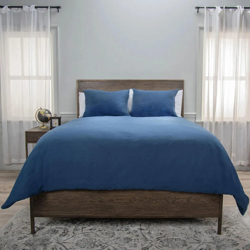 Blue er Duvet & Two Shams Blackberry Grove