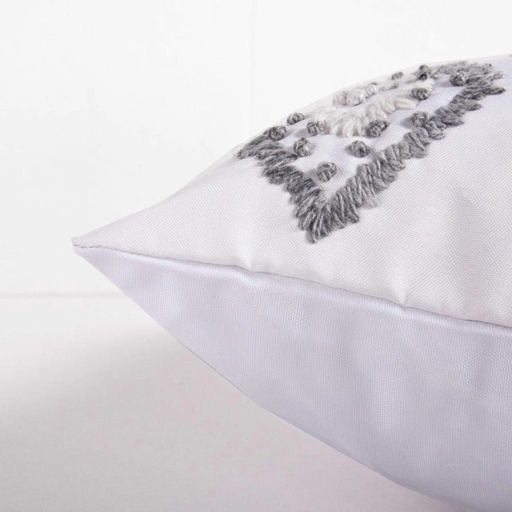 Medallion Ivory Outdoor Throw Pillows-Outdoor Pillows-LOOMLAN-LOOMLAN