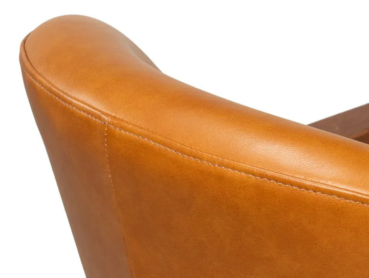 Pindar Traditional Leather Armchair - LOOMLAN - Sarreid - Club Chairs