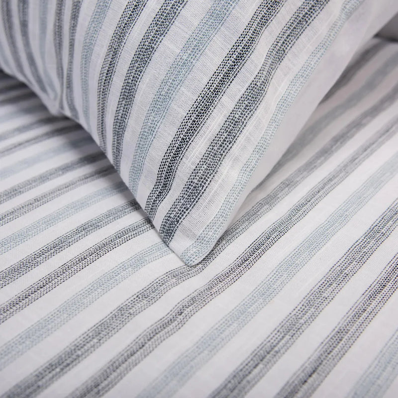 Striped Blue er Duvet Set With Two Shams