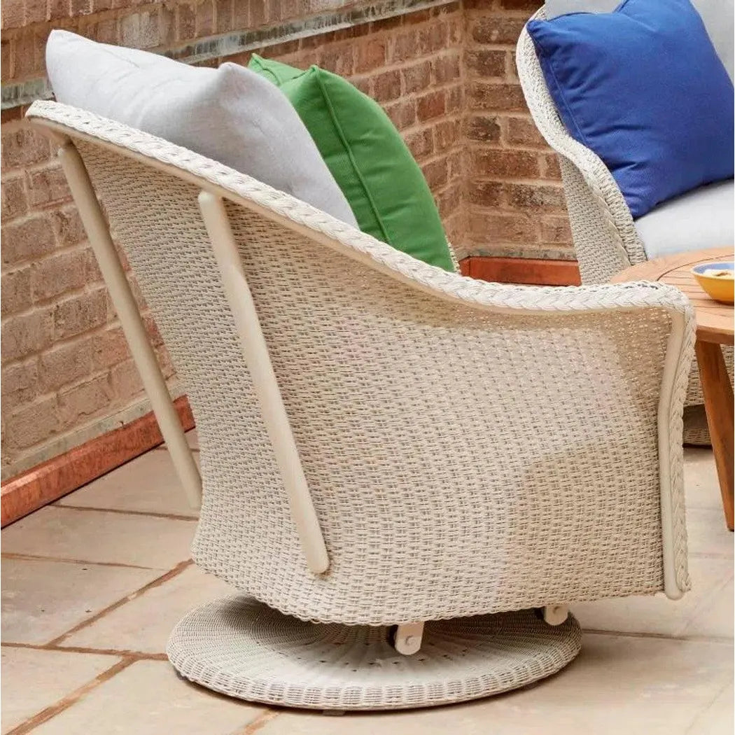 Weekend Retreat Outdoor Swivel Glider Lounge Chair